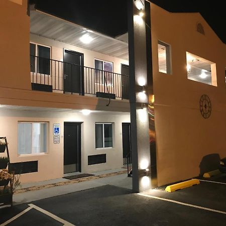 The Carasaljo Motel Lakewood Exterior photo